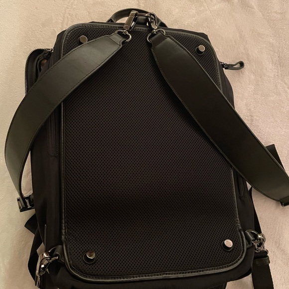 Caraa convertible backpack carry on duffle - Picture 5 of 9